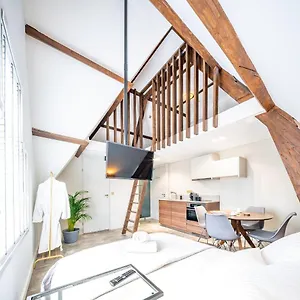Bed & Breakfast New Family Penthouse 7min From Rotterdam Station Floor App4, Schiedam